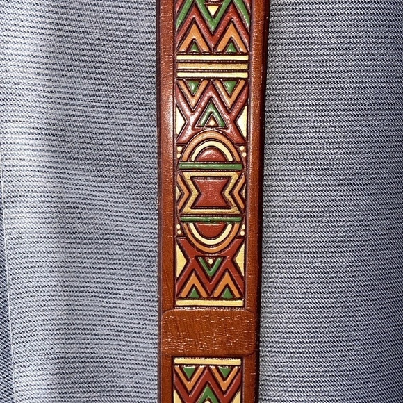 Women’s PIERO brown with hand painted carved Ethnic patterns leather belt Sz 32 - Picture 3 of 15